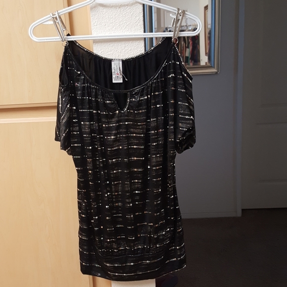 Voice Tops - Voice Sequin Top